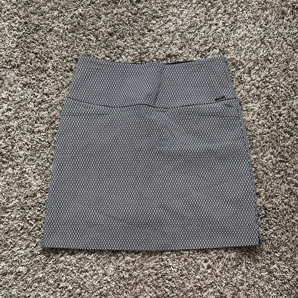 Chic Black and White Mini Skirt